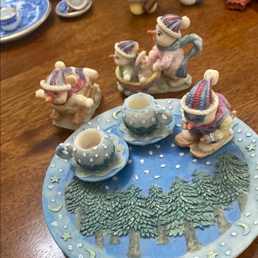 Playful snowmen resin tea set